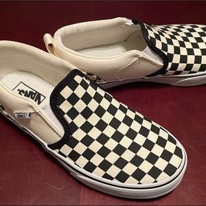 Vans kids’ Checkered. Size 4. Like new condition